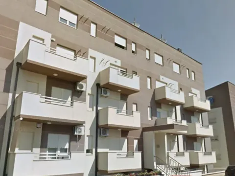 Izdavanje, dvosoban stan, 70m², Zabjelo, Podgorica - image 1