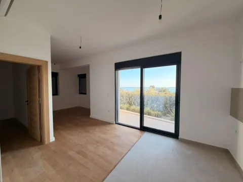 Sale, one bedroom apartment, 49m², Petrovac, Budva - image 4