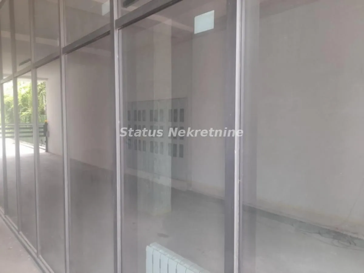 Rent, office space, 57m², Centar, Novi Sad