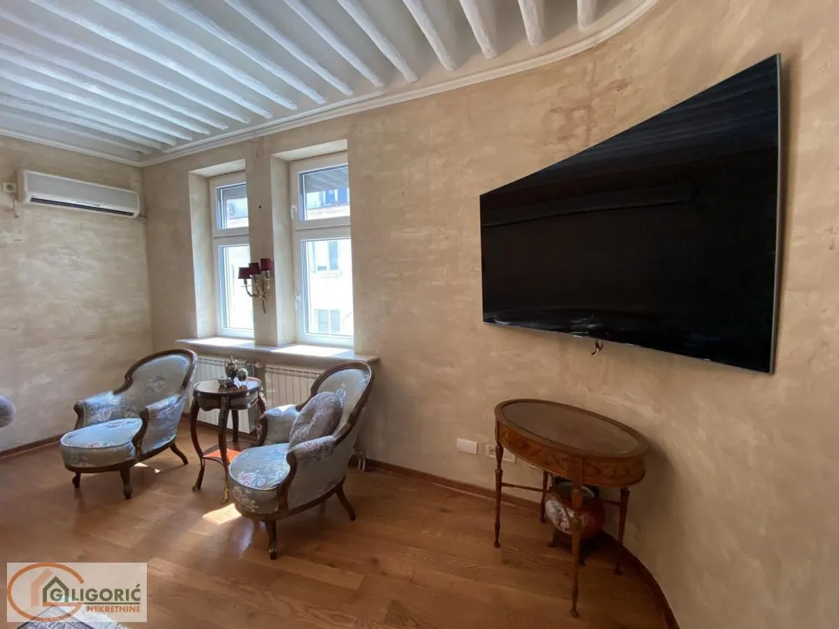 Rent, two bedroom apartment, 74m², Stari Grad, Beograd