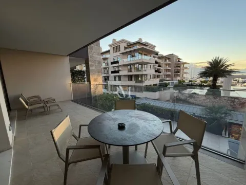 Rent, one bedroom apartment, 81m², Porto Montenegro, Tivat - image 8