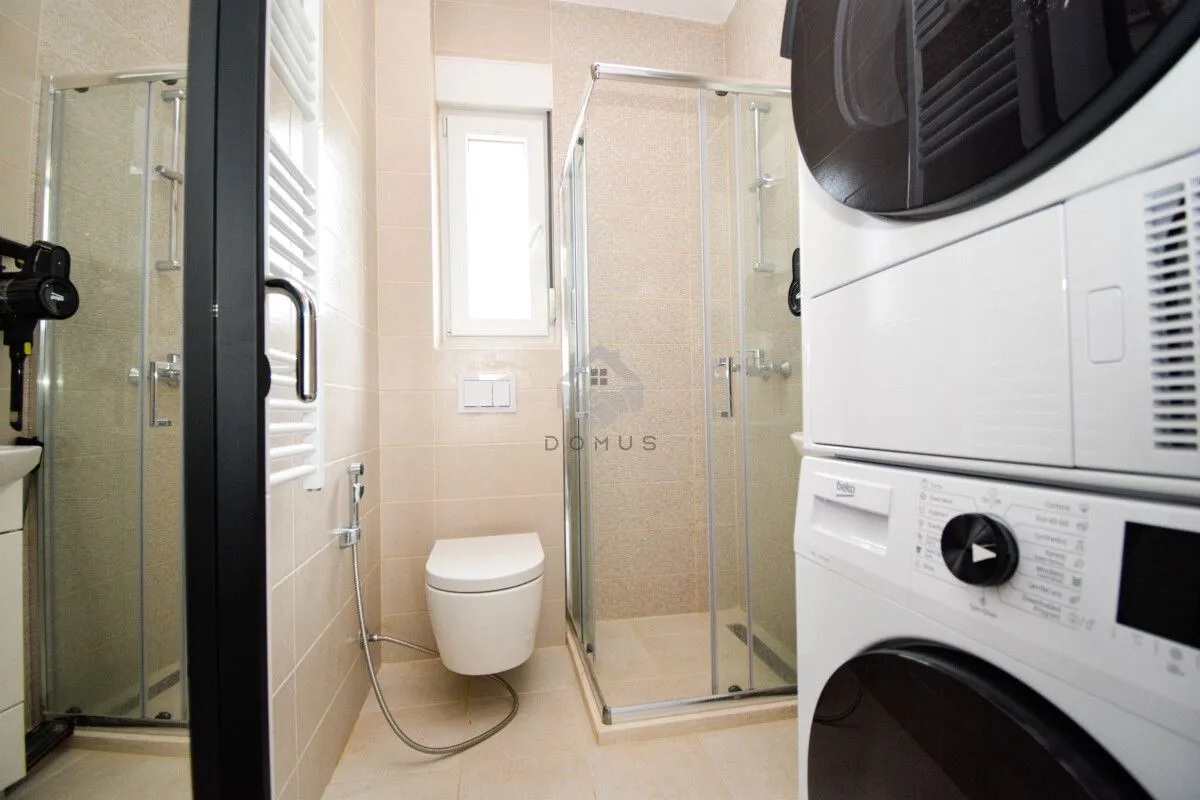 Prodaja, dvosoban stan, 72m², Tivat, Crna Gora