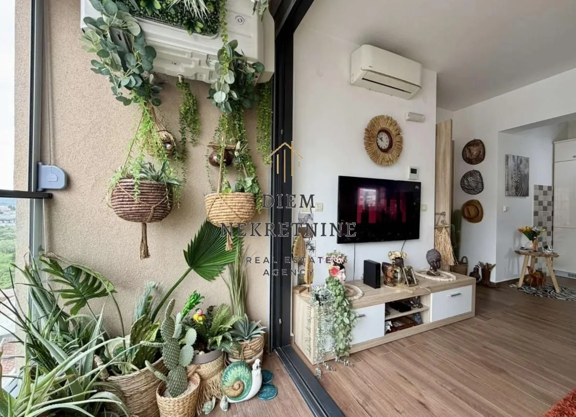 Prodaja, dvosoban stan, 63m², Centar, Bar
