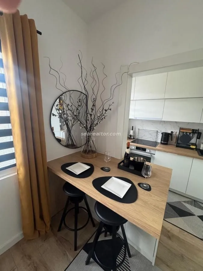 Izdavanje, jednosoban stan, 60m², Centar, Tivat