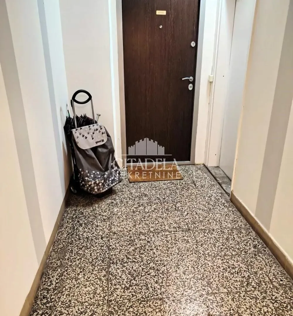 Prodaja, dvosoban stan, 48m², Novi Beograd Blok 72, Novi Beograd Sve Podlokacije
