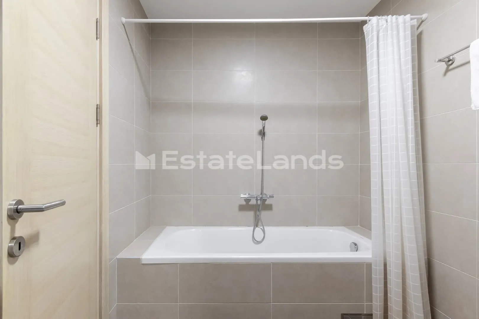 Prodaja, dvosoban stan, 84m², Morinj, Kotor