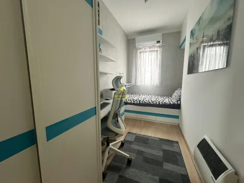 Prodaja, trosoban stan, 72m², City Kvart, Podgorica - image 9