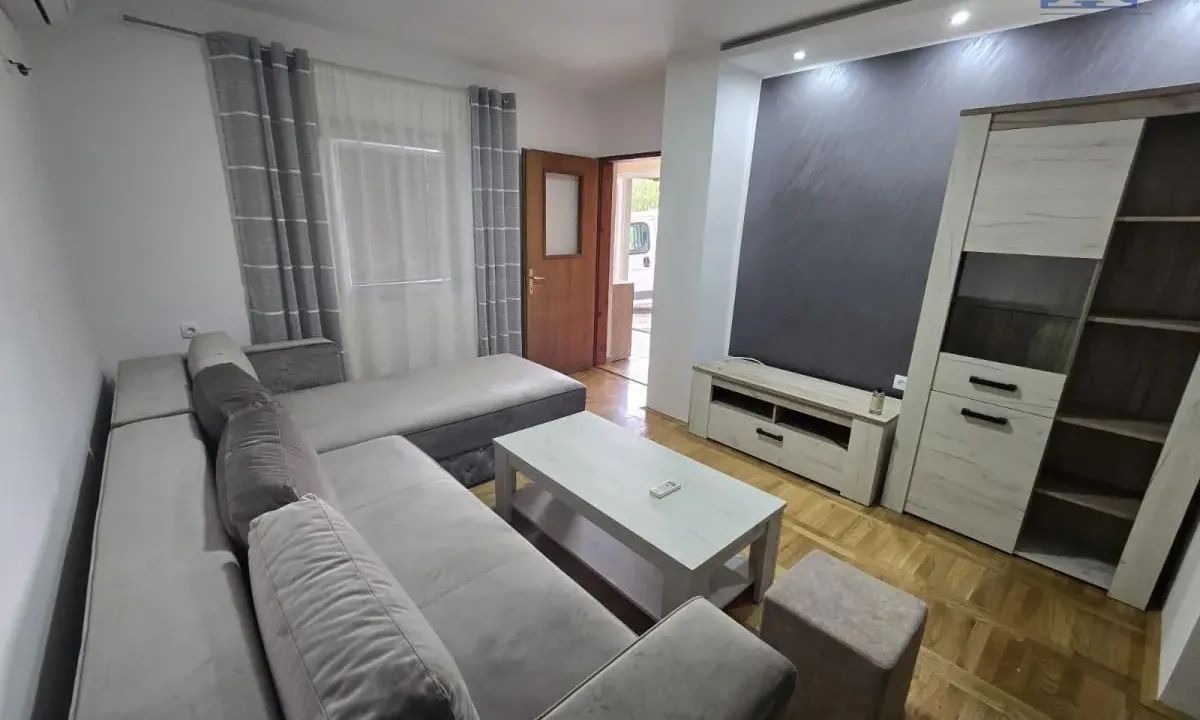 Izdavanje, dvosoban stan, 60m², Petrovaradin, Novi Sad