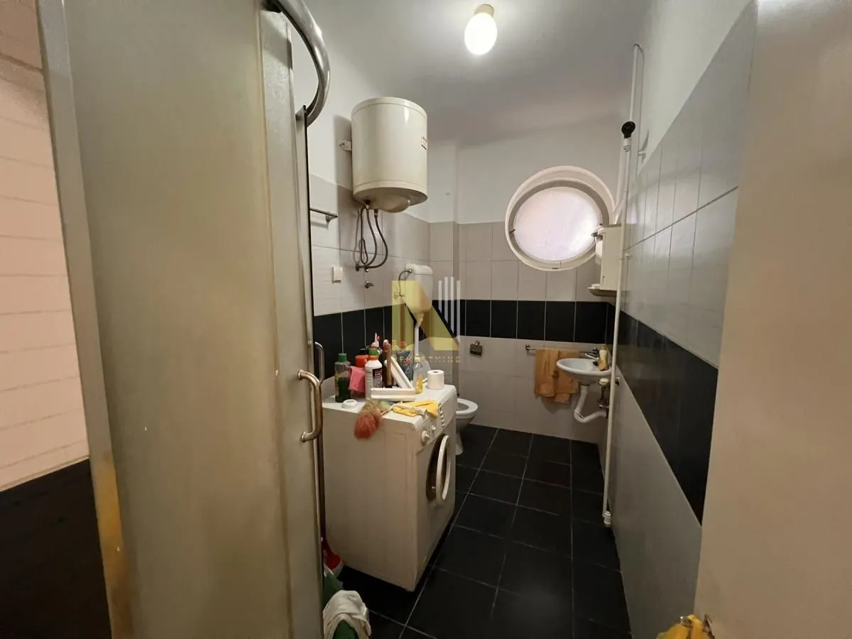 Izdavanje, trosoban stan, 61m², Stari grad, Novi Sad
