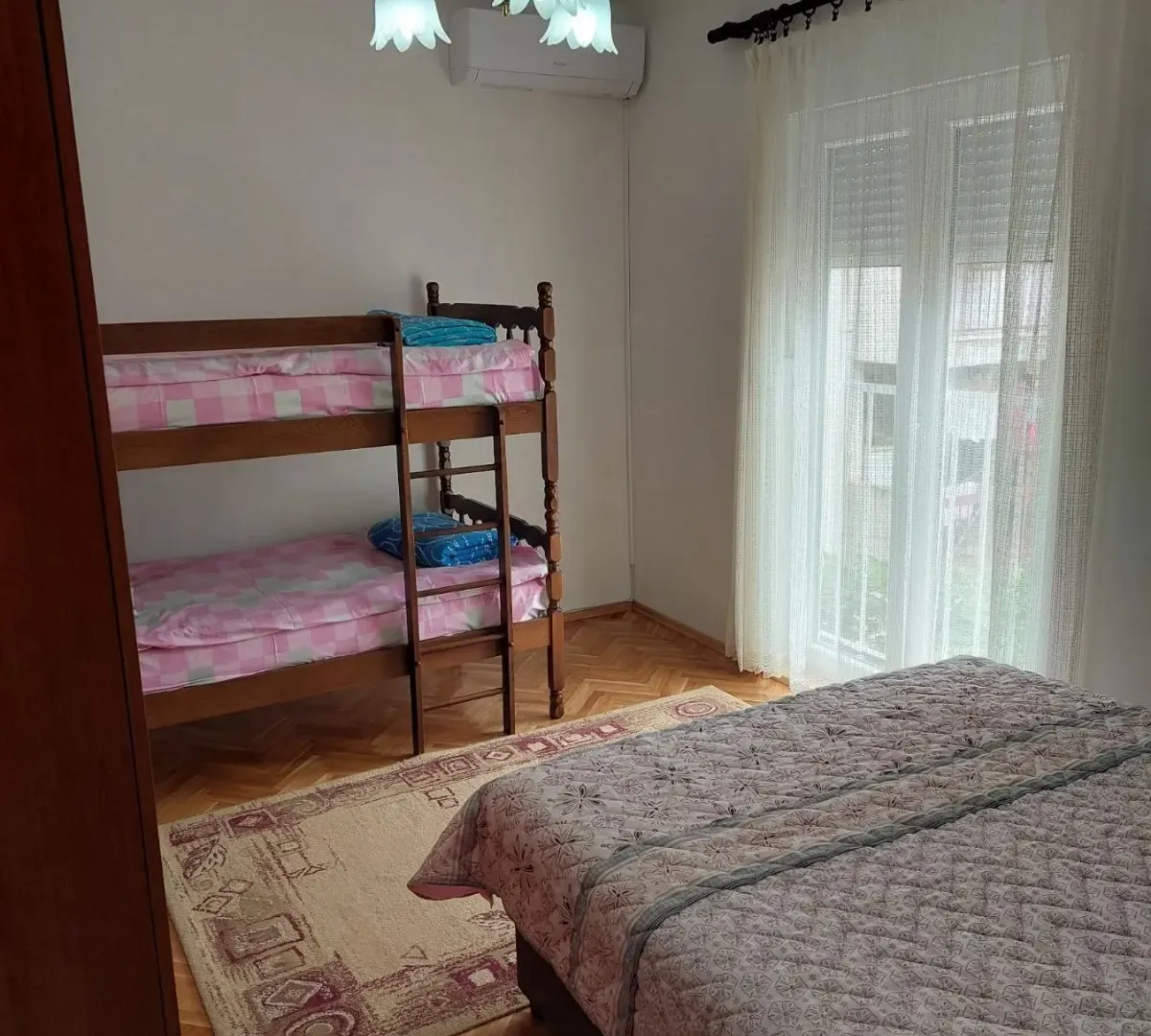 Izdavanje, jednosoban stan, 49m², Budva, Crna Gora