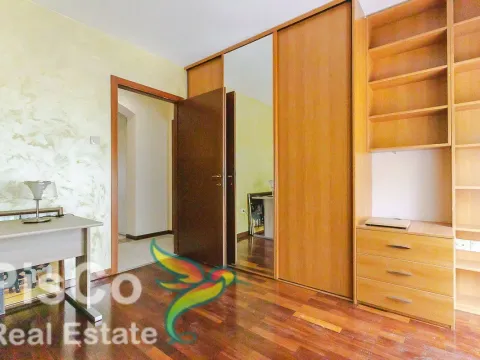 Izdavanje, trosoban stan, 170m², Gorica C, Podgorica - image 7