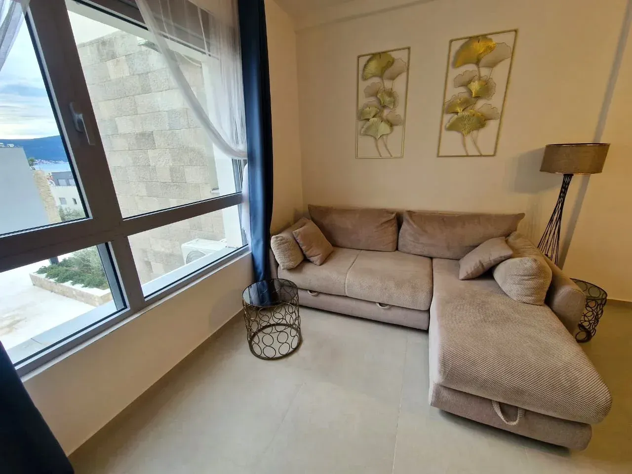 Izdavanje, stan, 45m², Tivat, Crna Gora