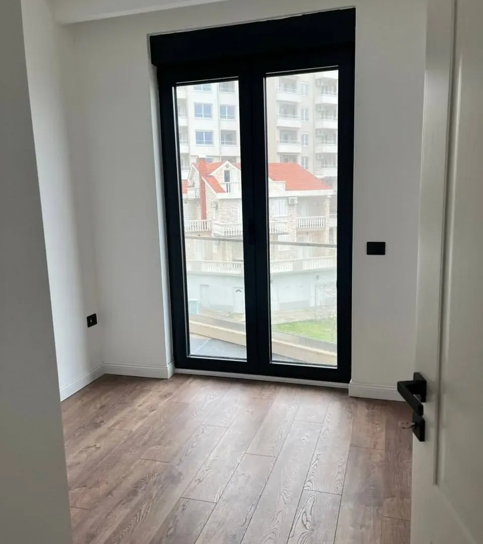 Prodaja, dvosoban stan, 82m², Bečići, Budva
