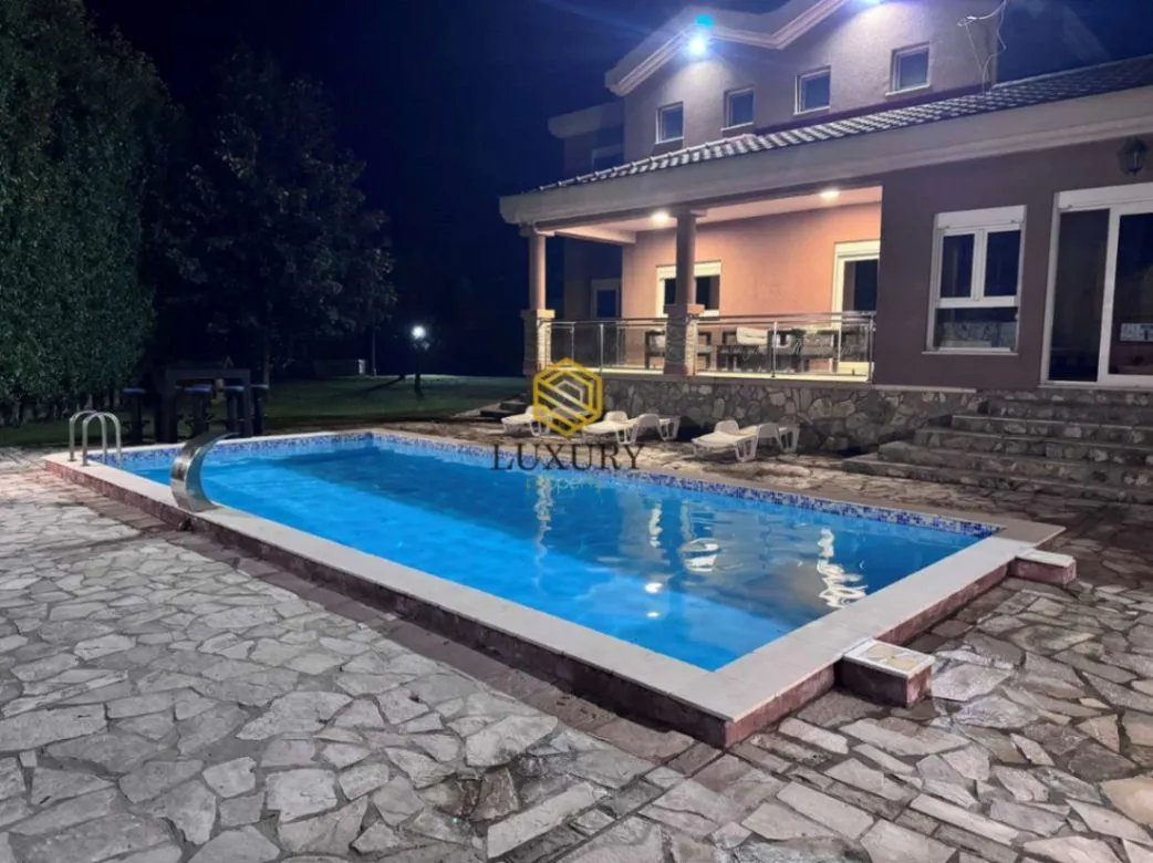 Rent, house, 330m², Golubovci, Podgorica