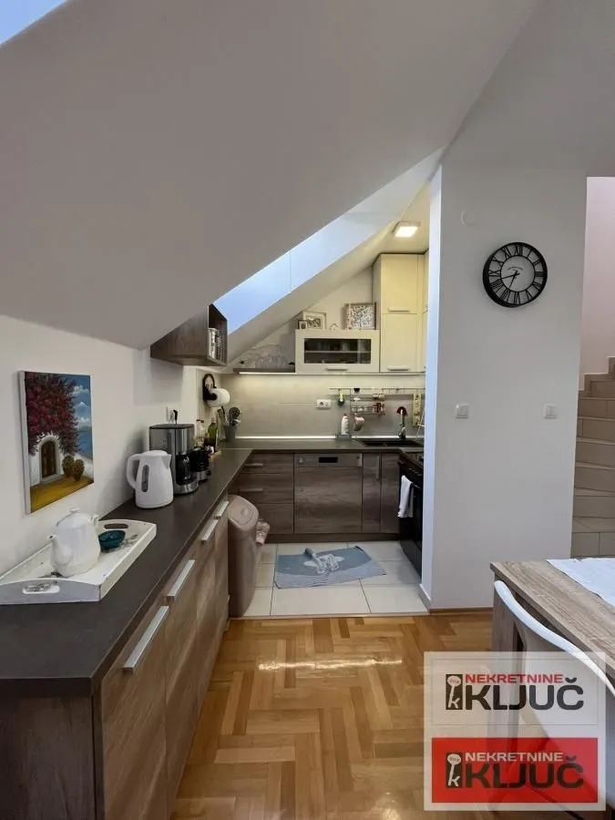 Prodaja, četvorosoban stan, 77m², Bulevar patrijarha Pavla, Novi Sad Sve Podlokacije