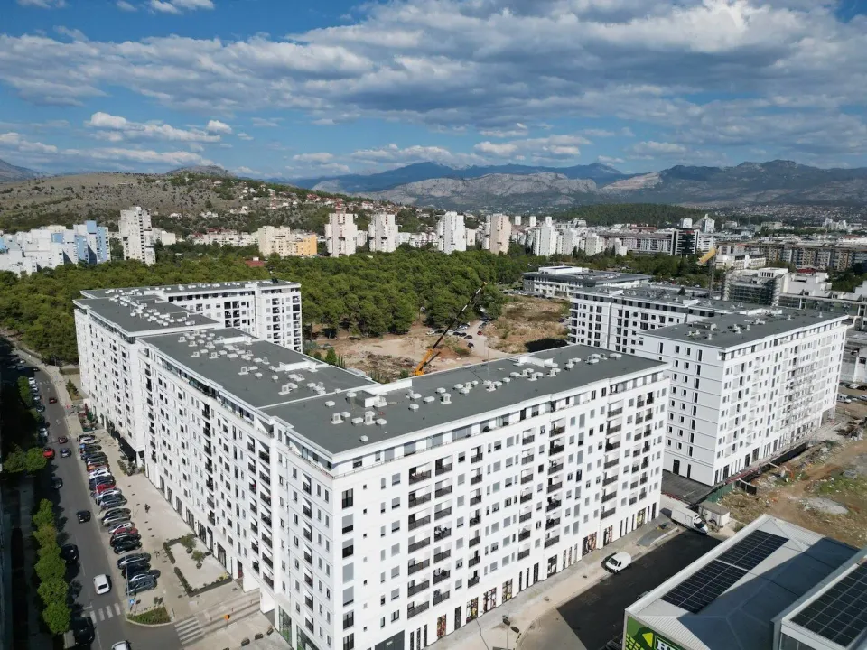 Rent, office space, 126m², Tološka šuma, Podgorica