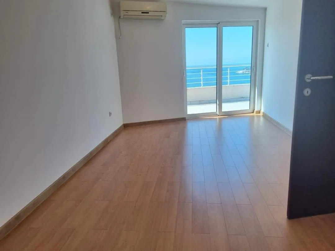 Sale, three bedroom apartment, 169m², Petrovac, Budva