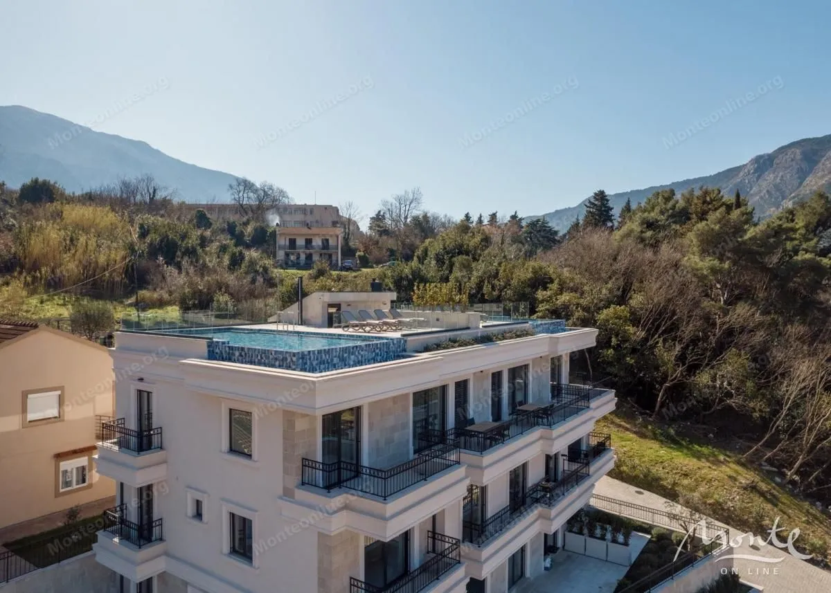 Prodaja, trosoban stan, 204m², Dobrota, Kotor