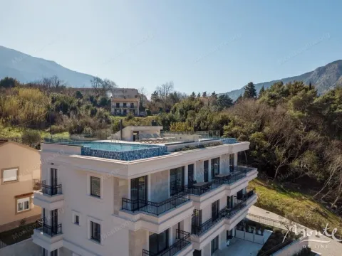 Sale, three bedroom apartment, 204m², Dobrota, Kotor - image 19