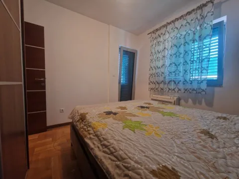 Rent, two bedroom apartment, 81m², Budva, Crna Gora - image 9