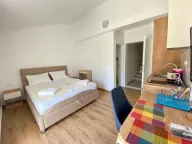 Izdavanje, garsonjera, 24m², Centar, Budva - image 6