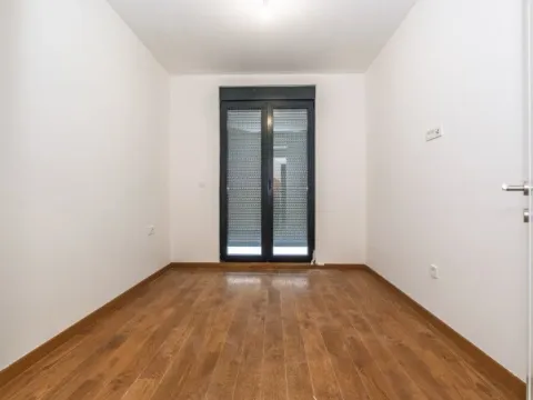 Izdavanje, stan, 129m², Tološka šuma, Podgorica - image 7