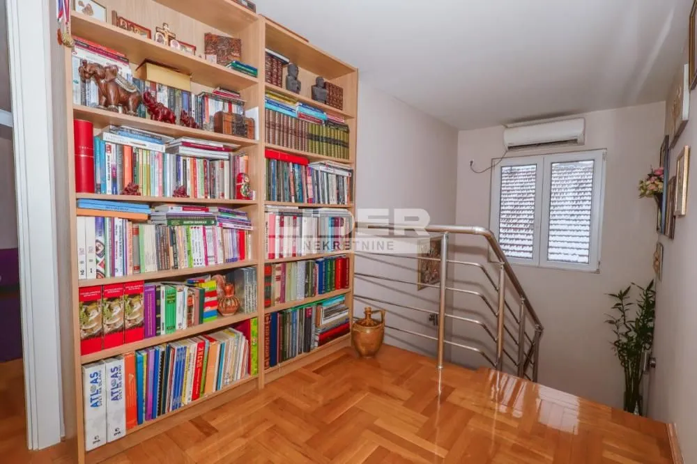 Sale, apartment, 95m², Železnik, Beograd