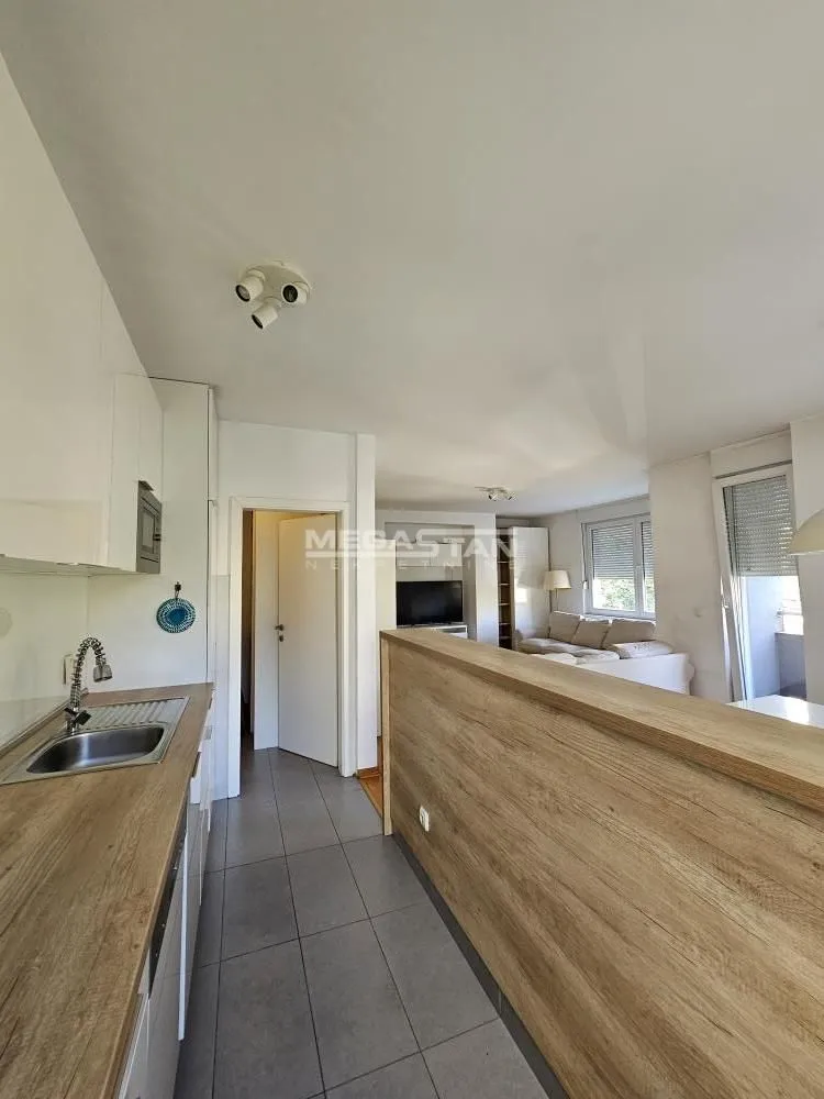 Prodaja, trosoban stan, 81m², Lekino Brdo, Voždovac Sve Podlokacije
