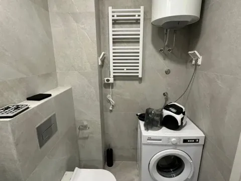 Izdavanje, jednosoban stan, 40m², Central Point, Podgorica - image 8