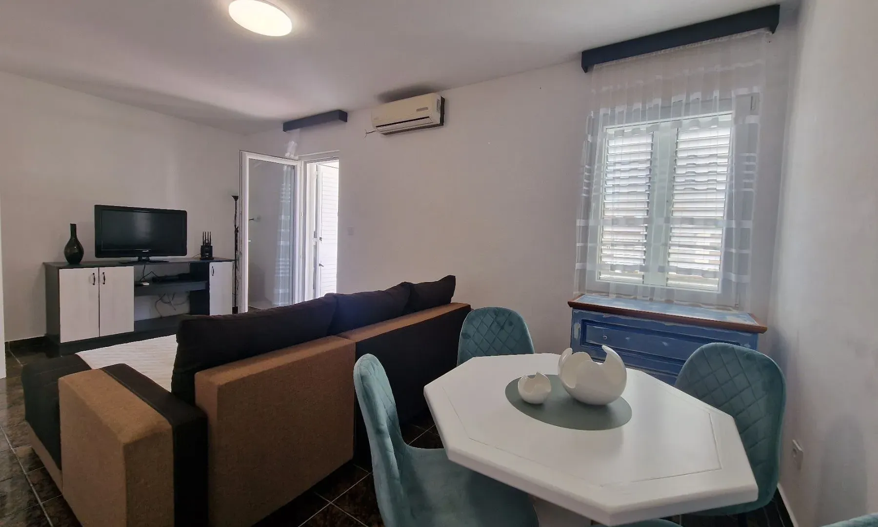 Sale, two bedroom apartment, 56m², Bečići, Budva