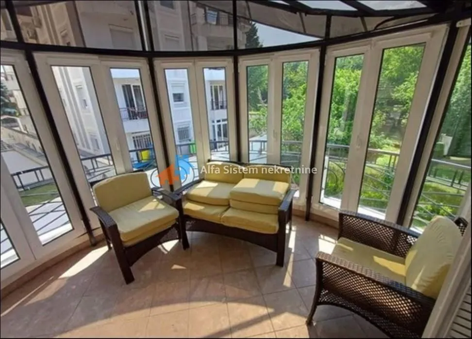 Rent, house, 300m², Voždovac Sve Podlokacije, Beograd