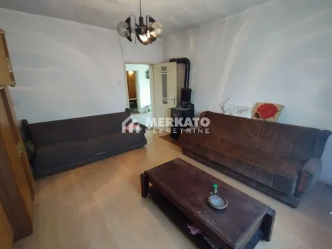 Prodaja, kuća, 101m², Perlez, Zrenjanin - image 11