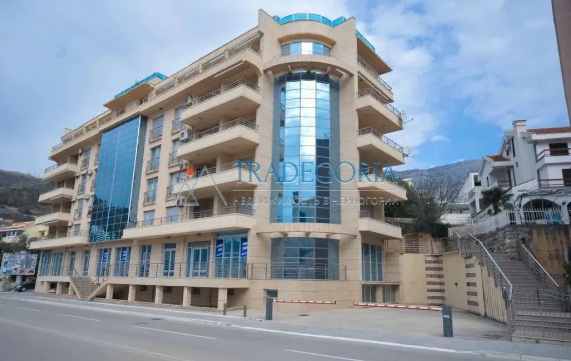 Sale, two bedroom apartment, 83m², Bečići, Budva