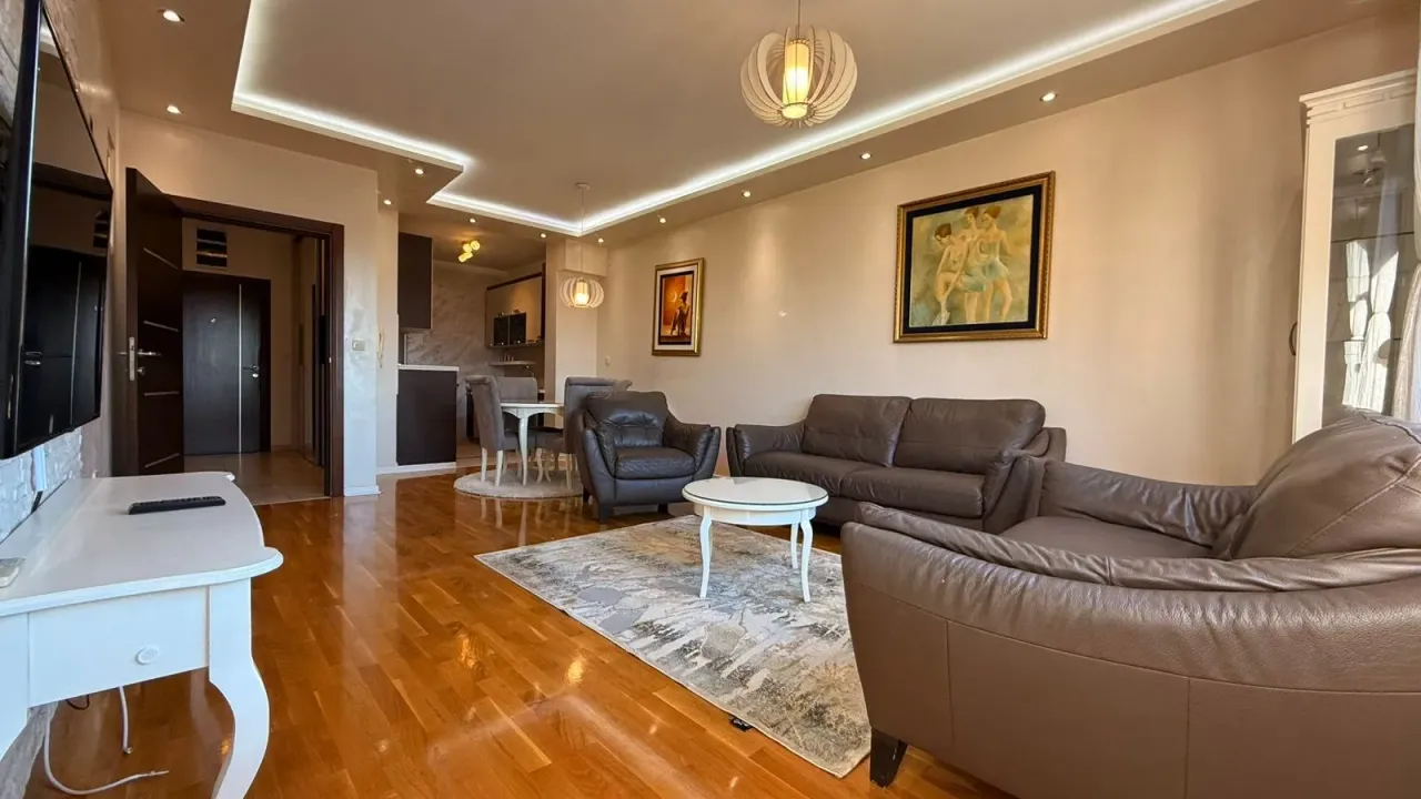 Izdavanje, dvosoban stan, 90m², Preko Morače, Podgorica