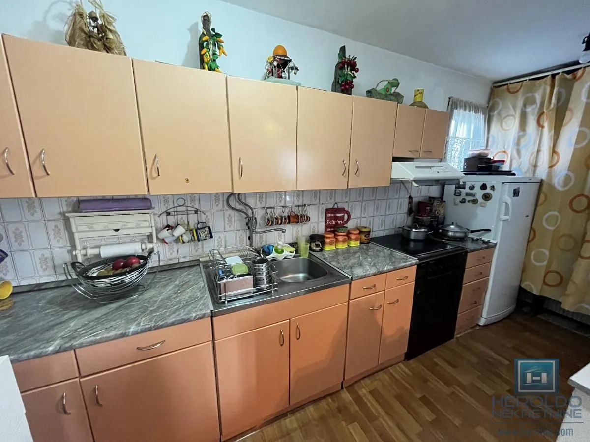Prodaja, kuća, 218m², Budžino brdo, Jagodina