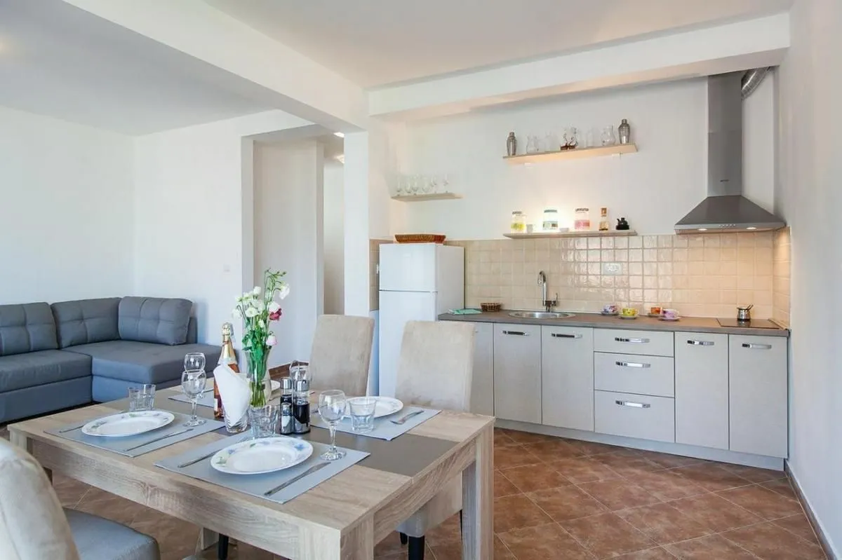 Prodaja, jednosoban stan, 61m², Kamenari, Herceg Novi