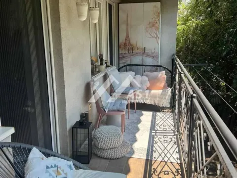 Izdavanje, četvorosoban stan, 95m², Centar, Novi Sad - image 9