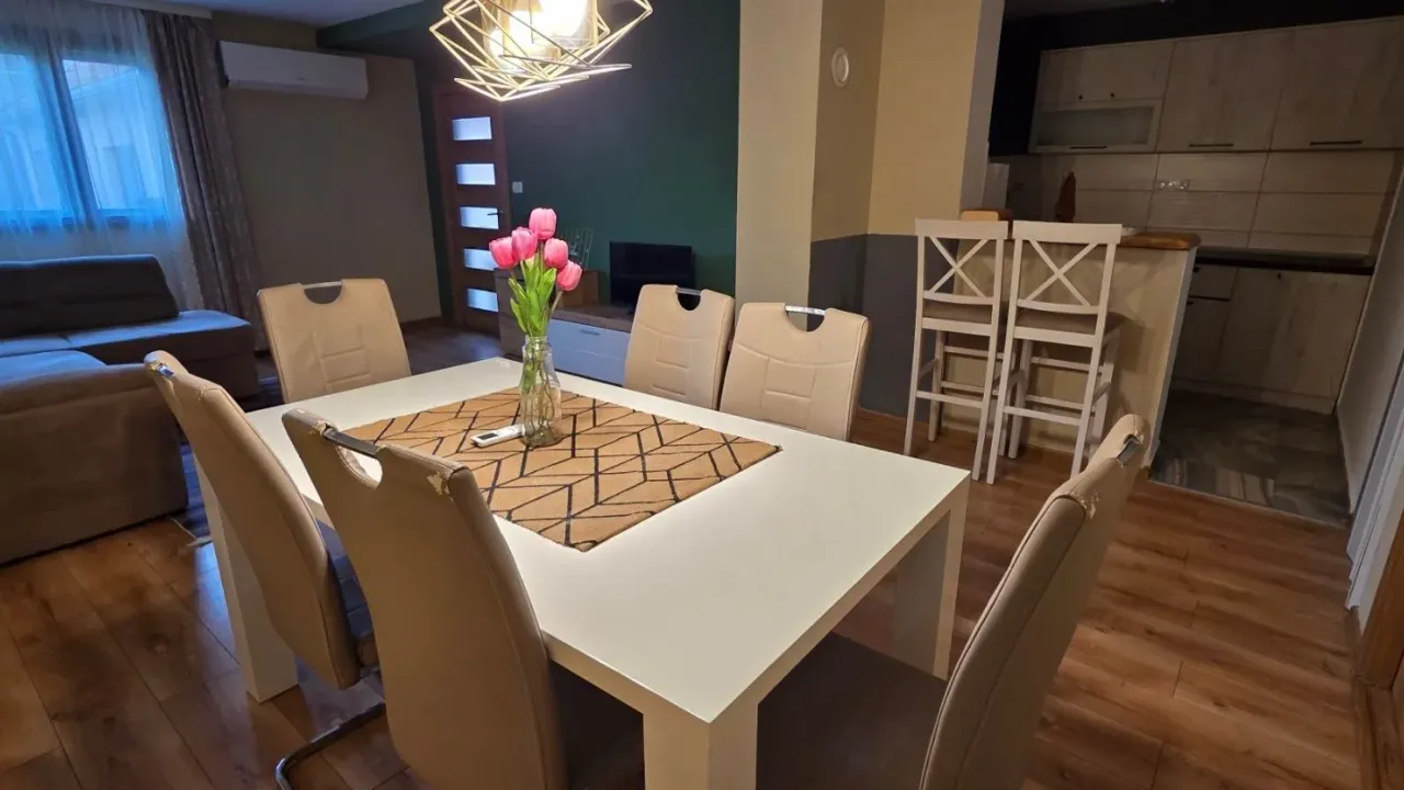 Rent, one bedroom apartment, 60m², Cetinje, Crna Gora