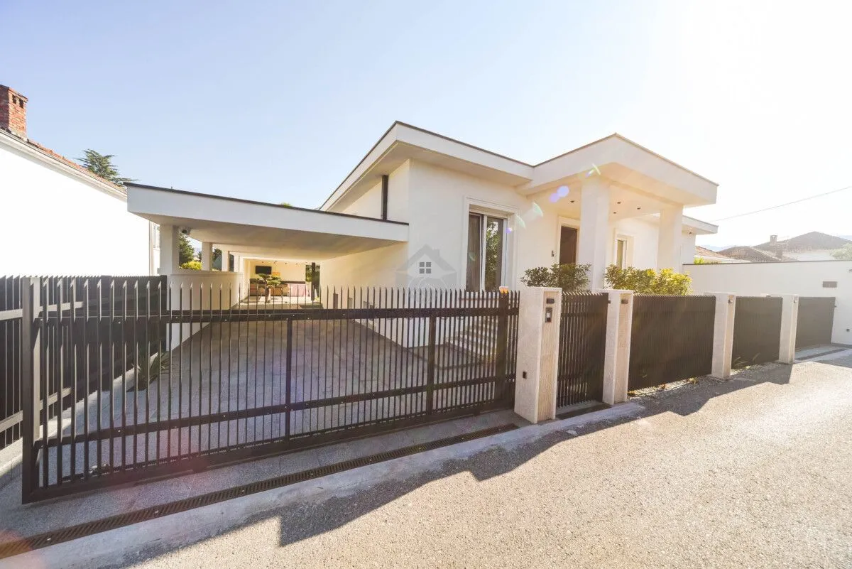 Rent, house, 130m², Masline, Podgorica