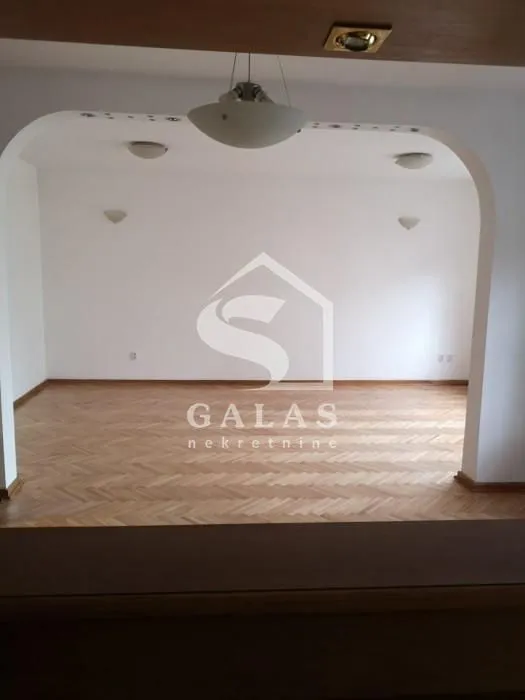 Izdavanje, kuća, 260m², Voždovac Sve Podlokacije, Beograd