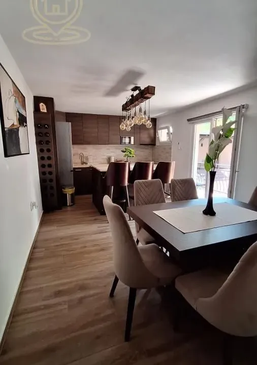 Rent, office space, 320m², Medijana, Niš