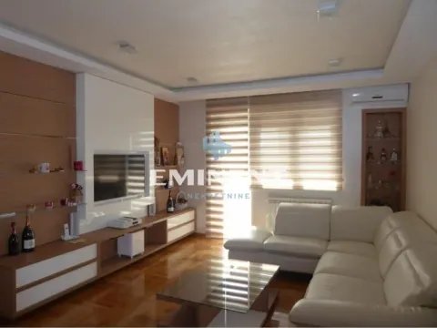 Stan in Uciteljsko Naselje