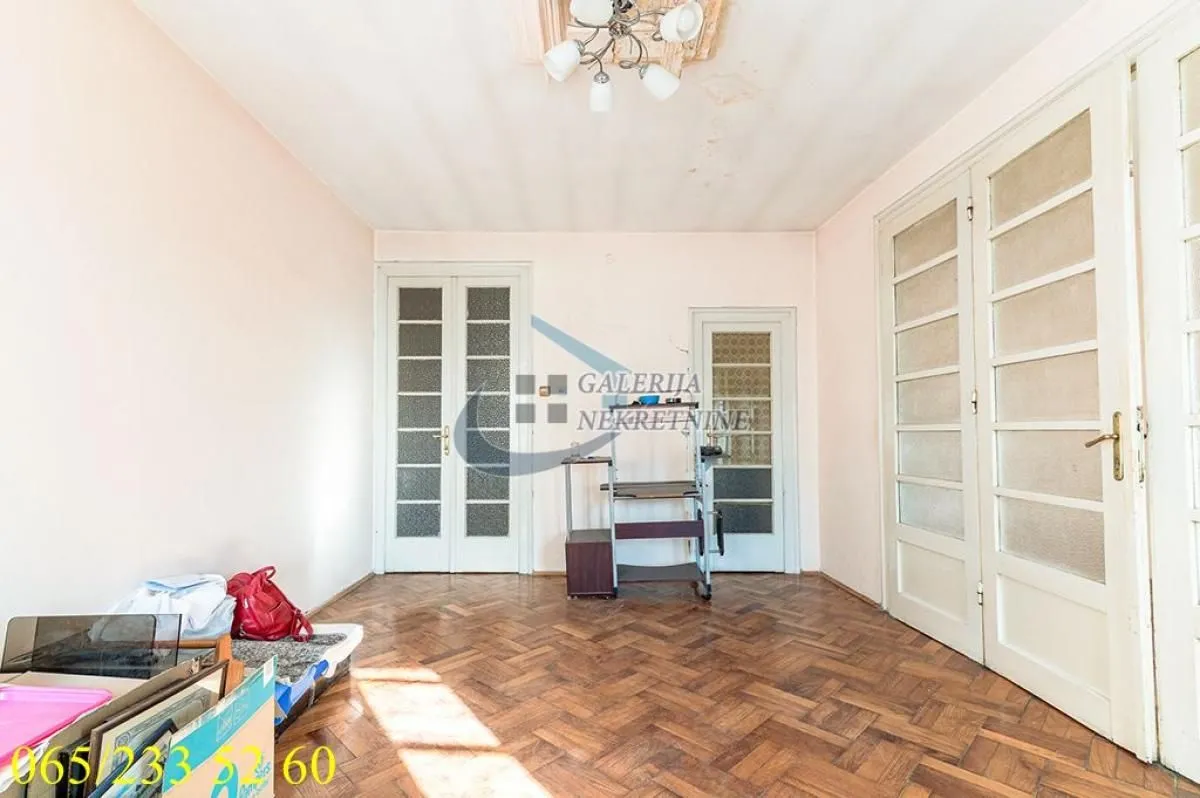 Prodaja, trosoban stan, 77m², Stari Grad, Beograd