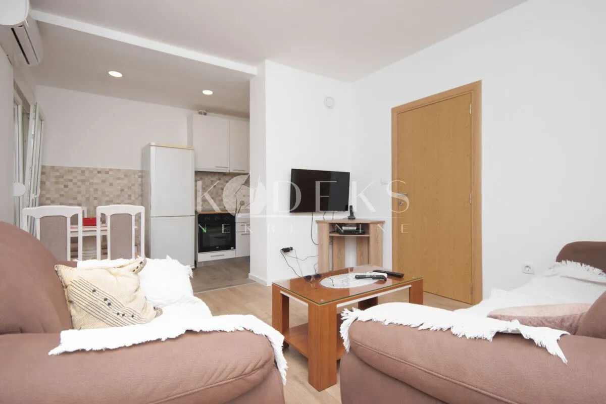 Izdavanje, dvosoban stan, 54m², Gintaš, Podgorica