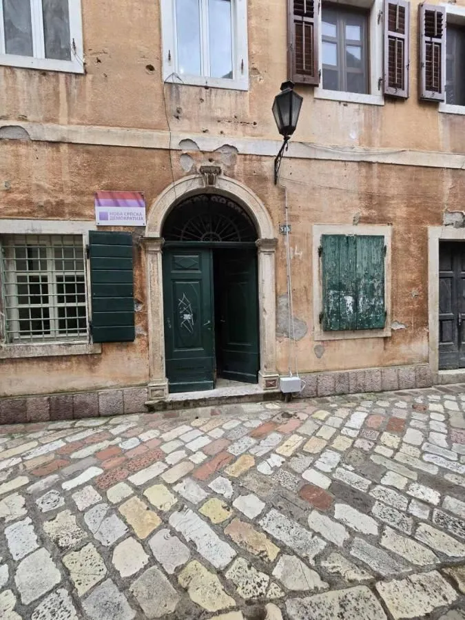 Prodaja, trosoban stan, 72m², Kotor, Crna Gora