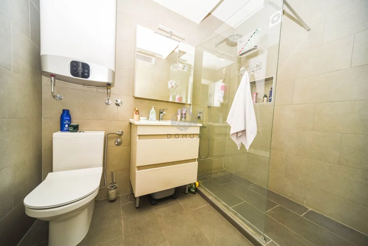 Prodaja, jednosoban stan, 67m², Blok 6, Podgorica