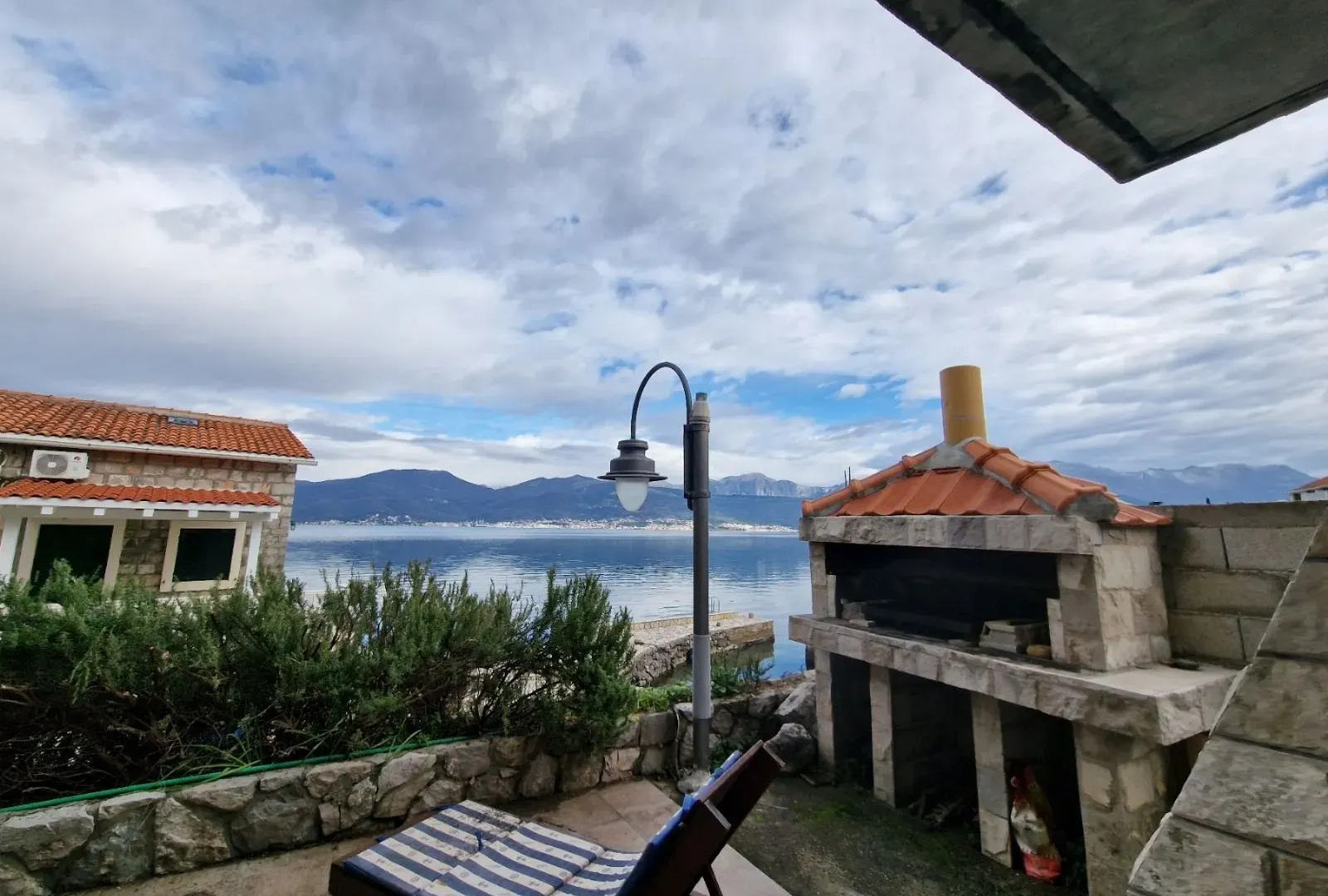 Prodaja, kuća, 180m², Krašići, Tivat