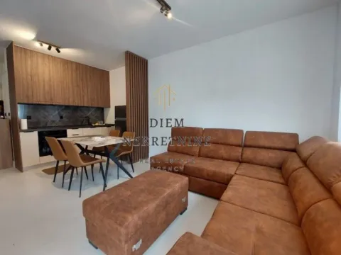 Izdavanje, dvosoban stan, 60m2, Radanovići, Kotor