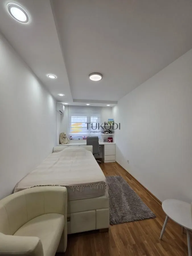 Prodaja, četvorosoban stan, 110m², Bulevar Oslobodjenja, Novi Sad Sve Podlokacije