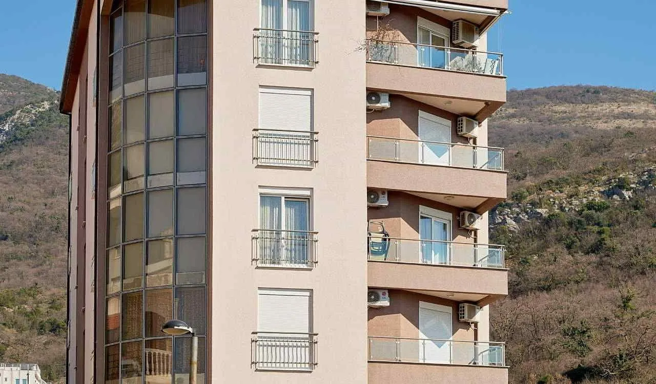 Prodaja, trosoban stan, 150m², Bečići, Budva